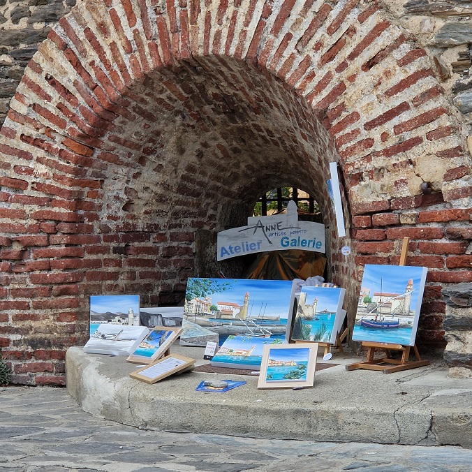 Exposition estivale quai du Boramar à Collioure. Tous les jours sauf dimanche, pluie, vent ou forte chaleur de 10h à 17h